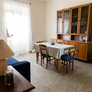 sulle-orme-di-francesco-appartamento-blu.hotels-perugia.com/